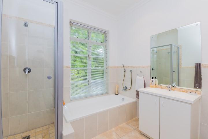 To Let 4 Bedroom Property for Rent in Constantia Western Cape